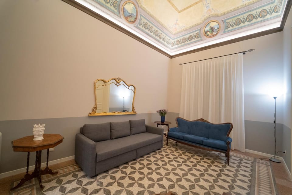 Communal lounge/ TV room, TV and multimedia, Living room, Seating area