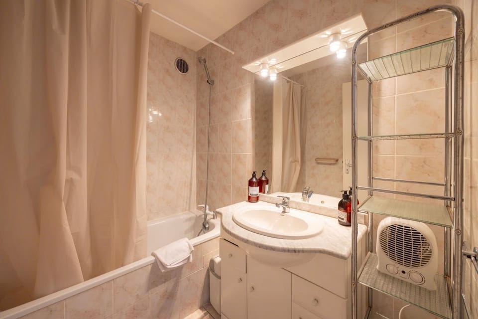 Bathroom, Bath
