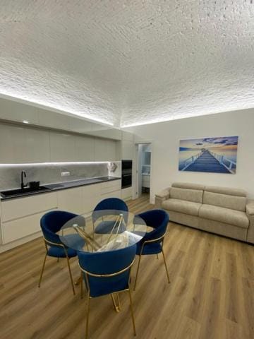 Little White House Loano Apartment in Loano