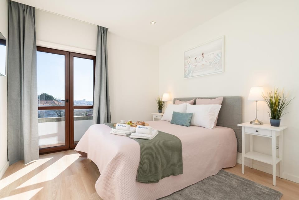 Bed, View (from property/room), Balcony/Terrace, Bedroom, towels