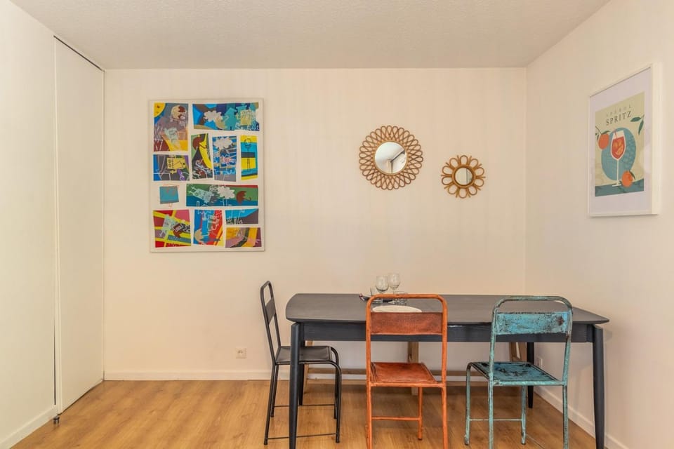 Appartement une chambre avec parking & balcon Apartment in Lille