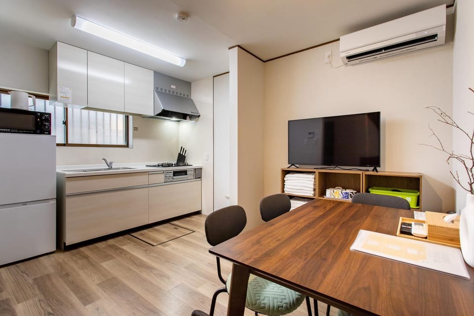 TV and multimedia, Kitchen or kitchenette, Dining area