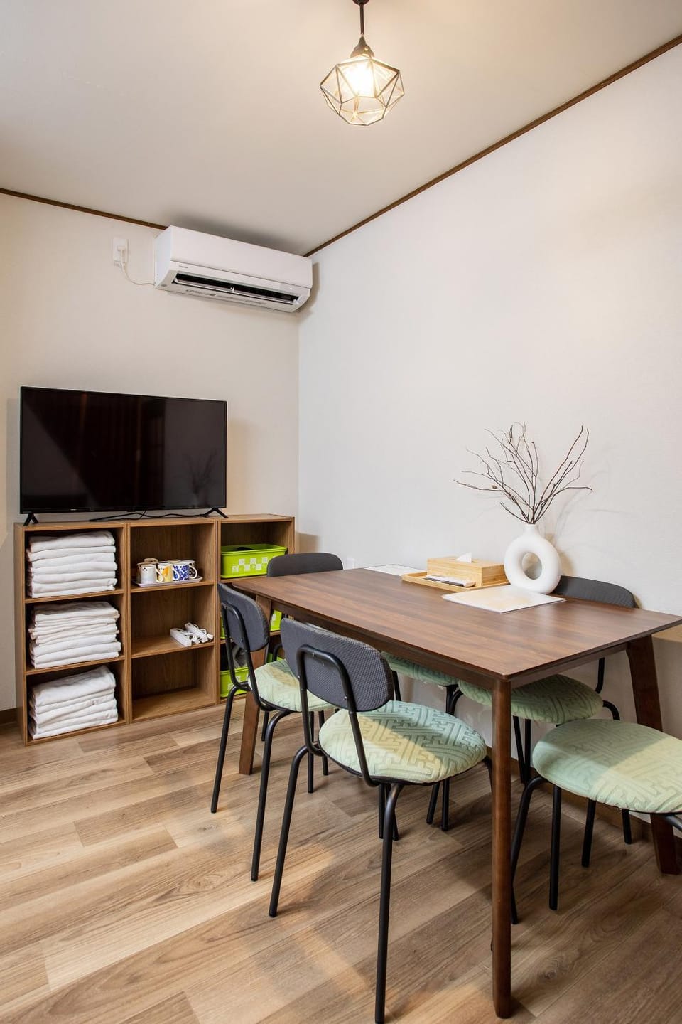 TV and multimedia, Dining area