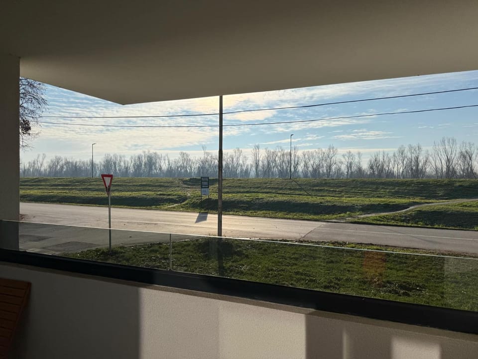 Day, Neighbourhood, Natural landscape