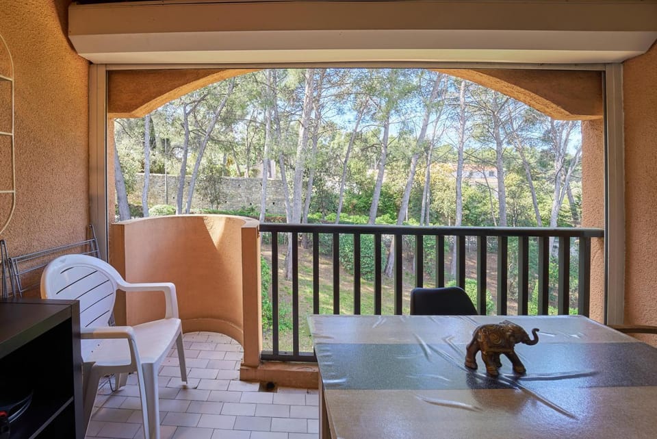 View (from property/room), Balcony/Terrace, Dining area