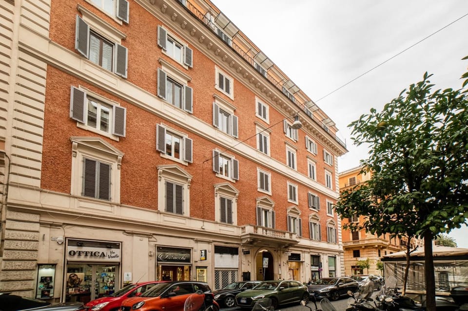 Property building, Day, Neighbourhood, Street view