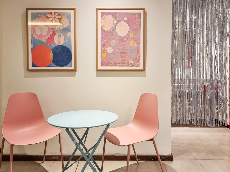 Living room, Decorative detail, Seating area, Dining area