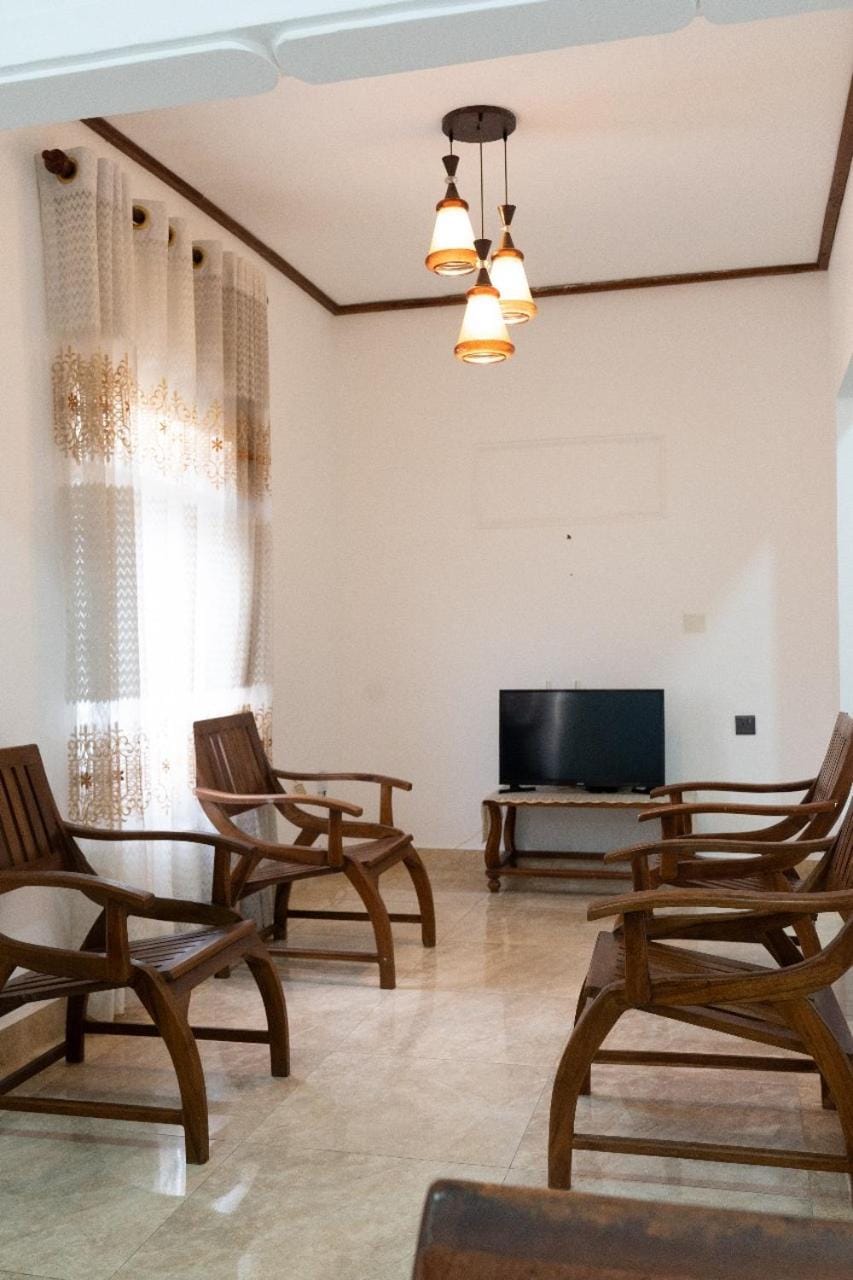 Minhas Villa Bed and Breakfast in Kamburugamuwa