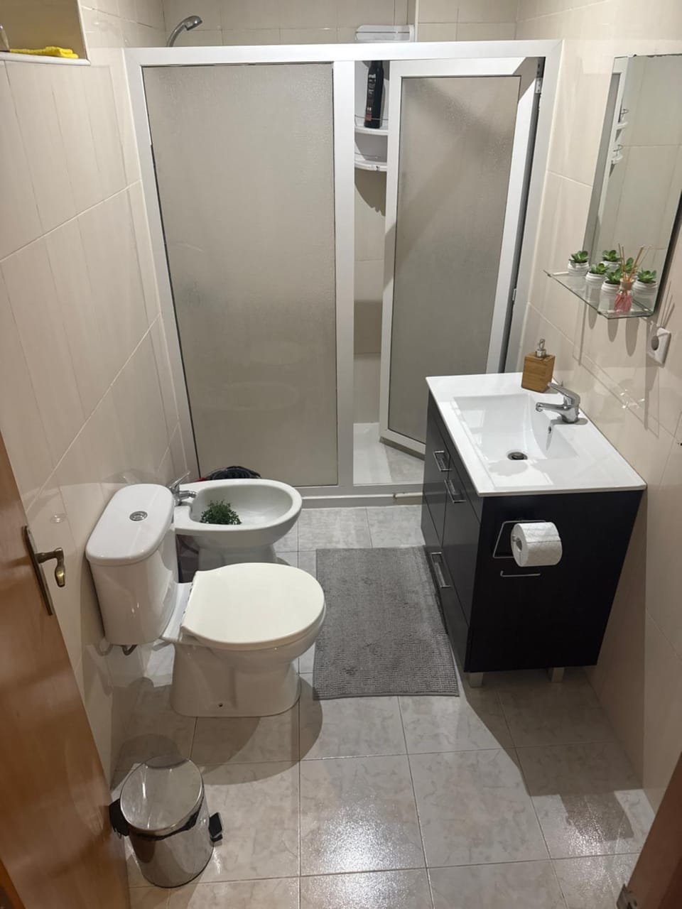 Quarto Bica Central Vacation rental in Lisbon