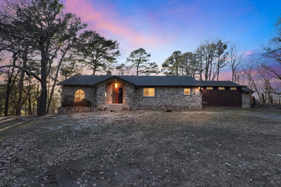 Lakefront Escape on Lake Hudson cabin Cabin in Ozark Mountains