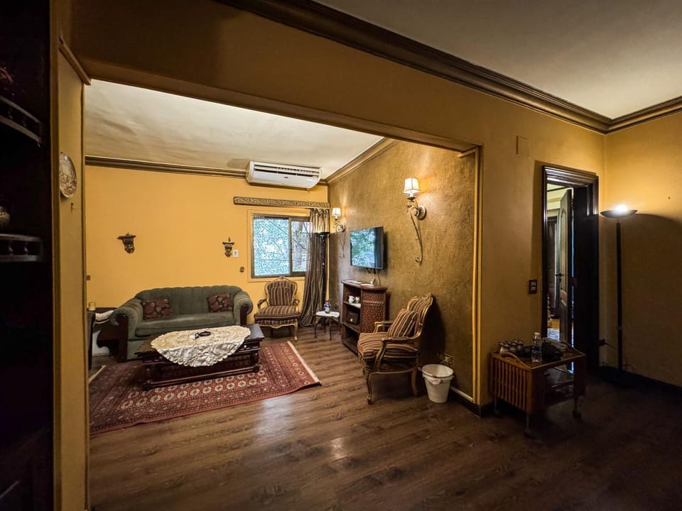 TV and multimedia, Living room, Photo of the whole room, Seating area, air conditioner