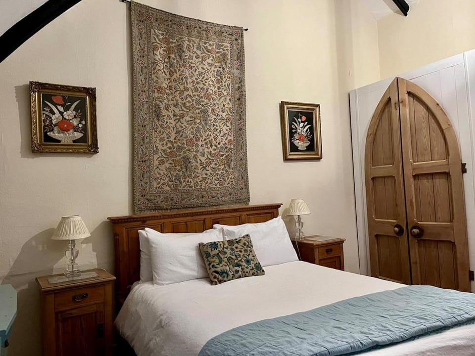 Quirky, comfortable, converted Chapel House in West Devon District