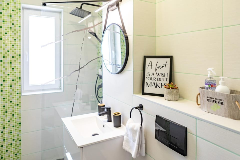 Shower, Bathroom, towels