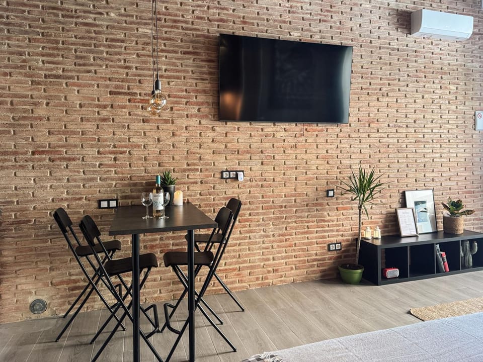 TV and multimedia, Living room, Dining area