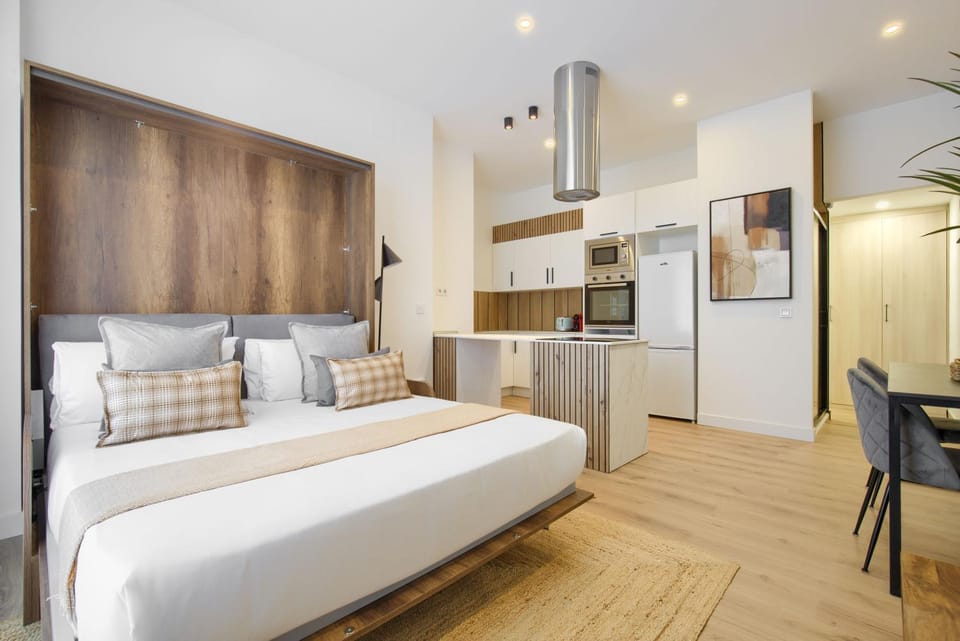 Bed, Kitchen or kitchenette, Photo of the whole room, Bedroom