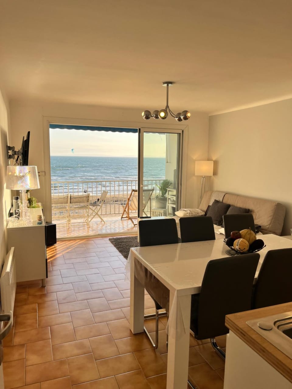 Le Grau du Roi appartement première ligne en face de la mer Apartment in Le Grau-du-Roi