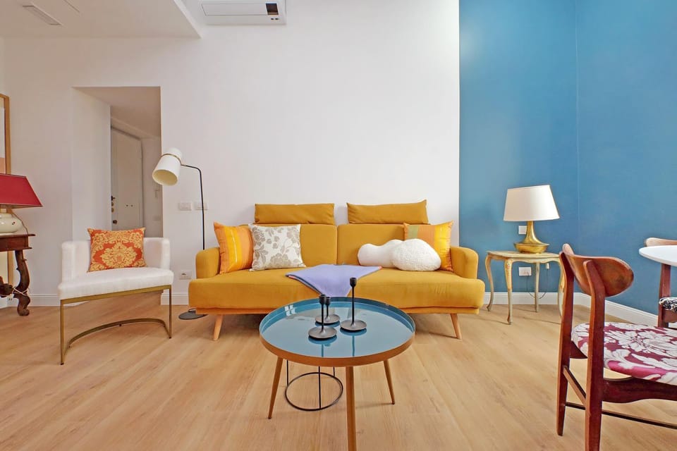 Living room, Seating area