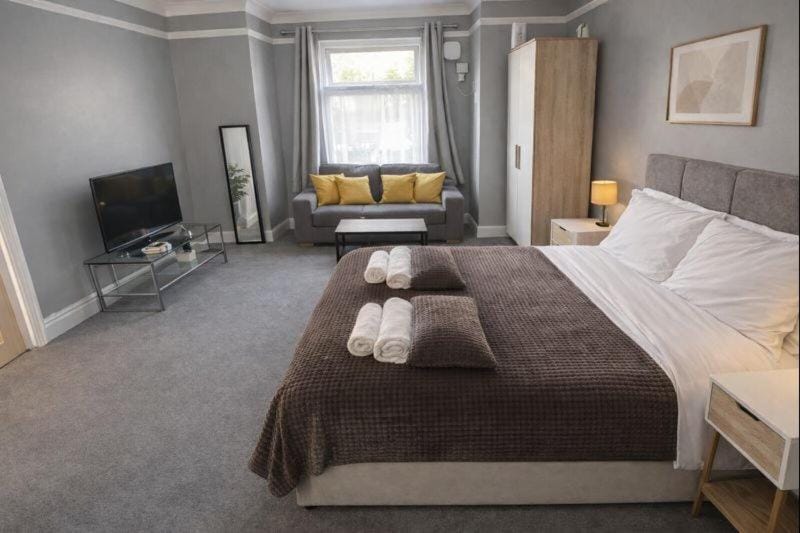 S Gravesend 1 Bed Flat 2 Min Walk STN-Town Centre Apartment in Gravesend