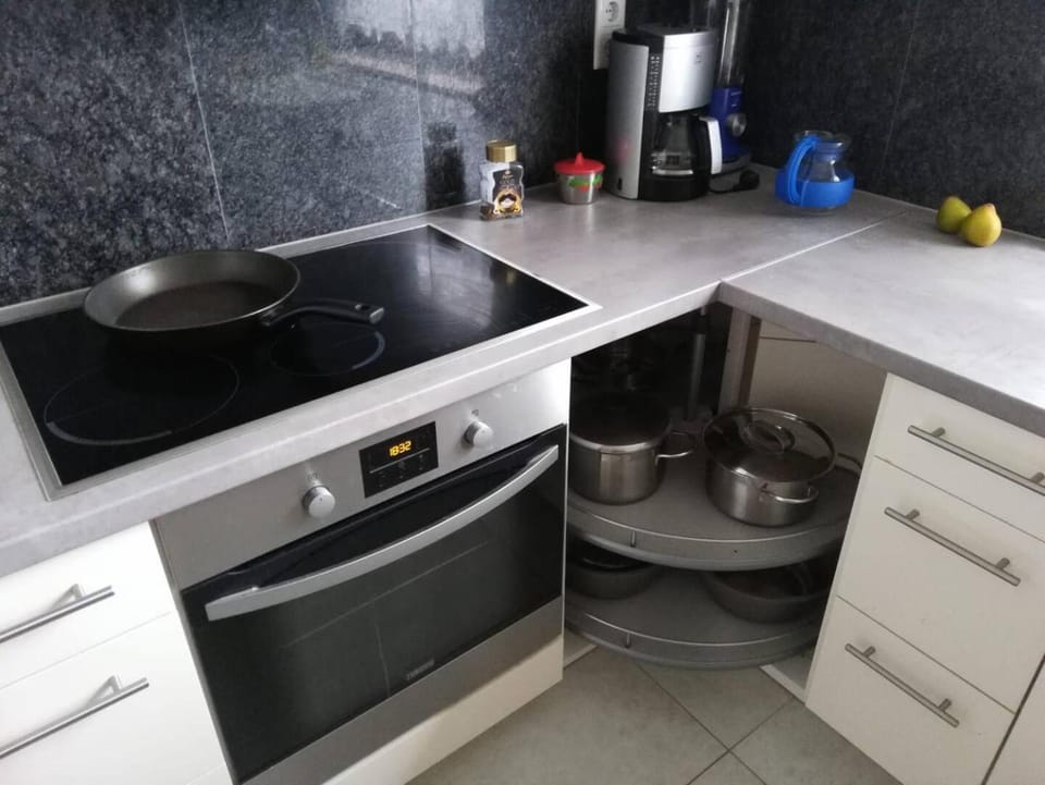 100m2 3-Zimmer Monteuer Arbeiter Wohnung Kassel Apartment in Kassel