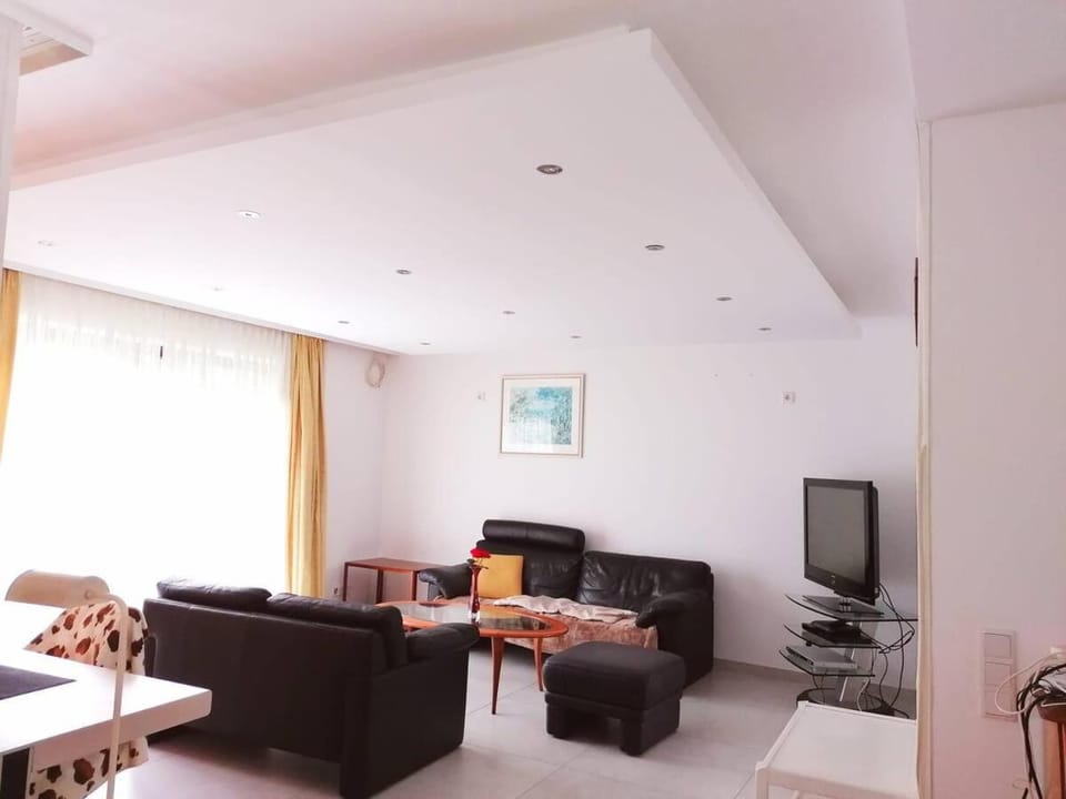 100m2 3-Zimmer Monteuer Arbeiter Wohnung Kassel Apartment in Kassel