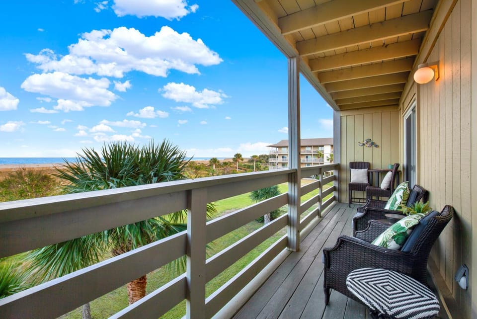 Almost Heaven in Lighthouse Point House in Tybee Island