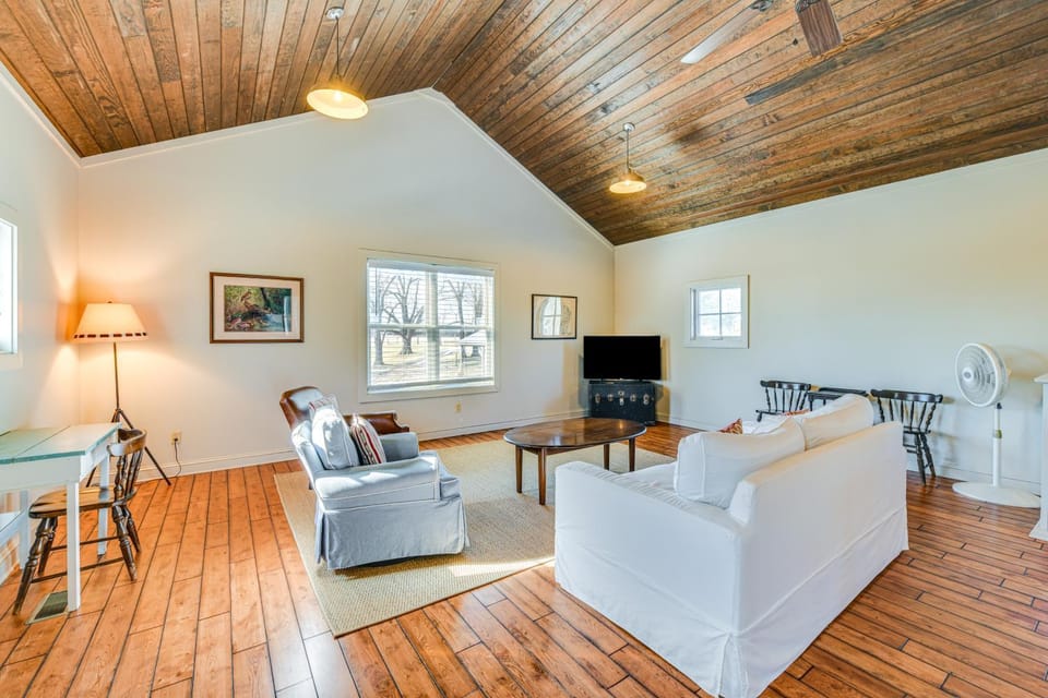 Countryside Barndominium in Virginia w/ Patio House in Shenandoah Valley