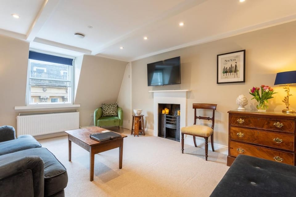 Spacious city-centre apartment in Bath Apartment in Bath