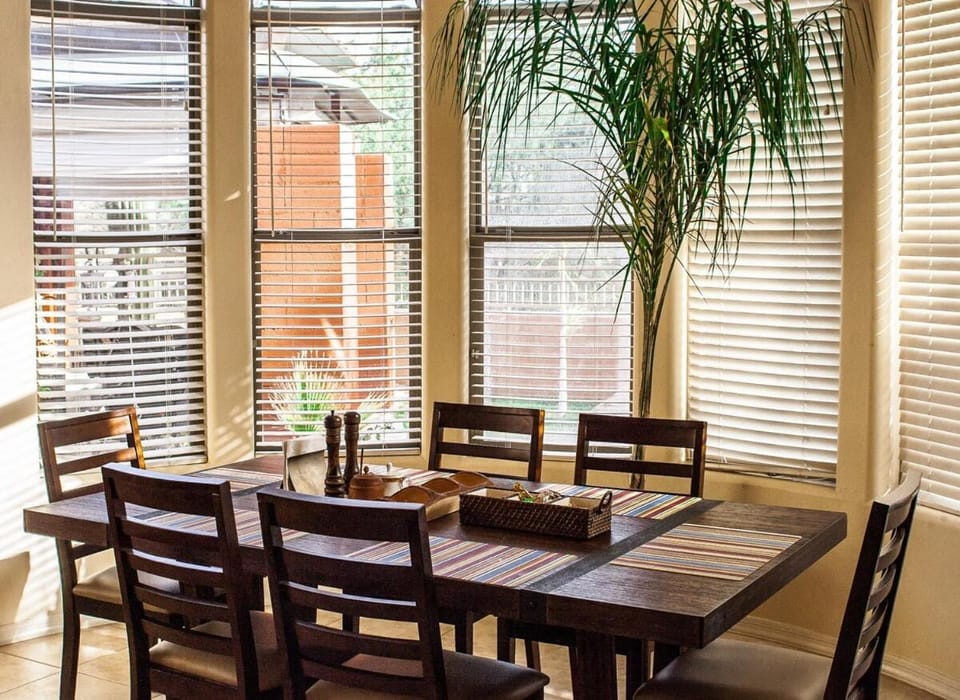 Kitchen or kitchenette, Dining area, kitchen