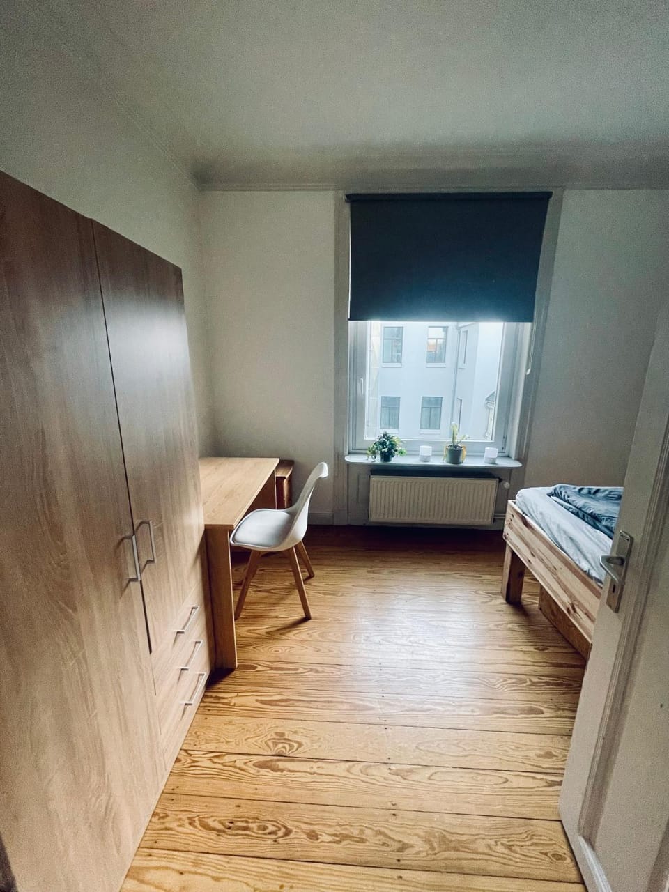 Photo of the whole room, wardrobe