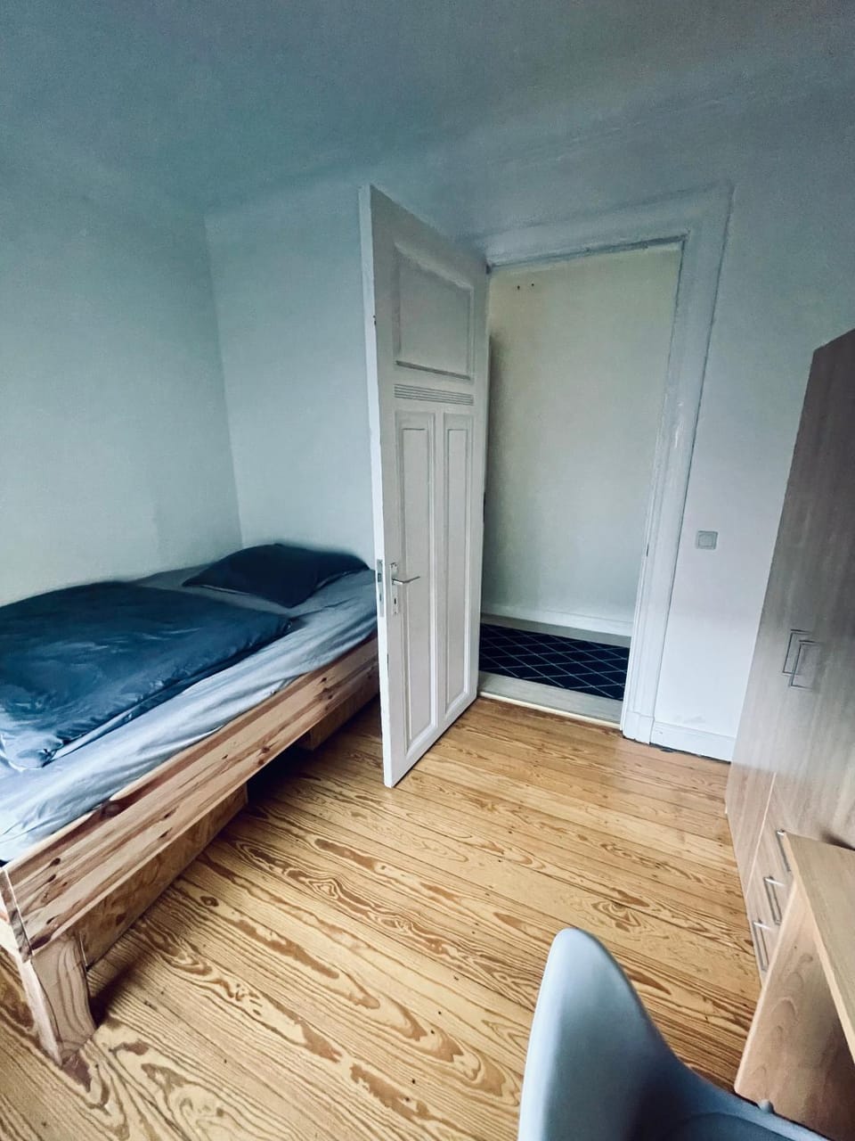 Bed, Photo of the whole room, Bedroom, wardrobe