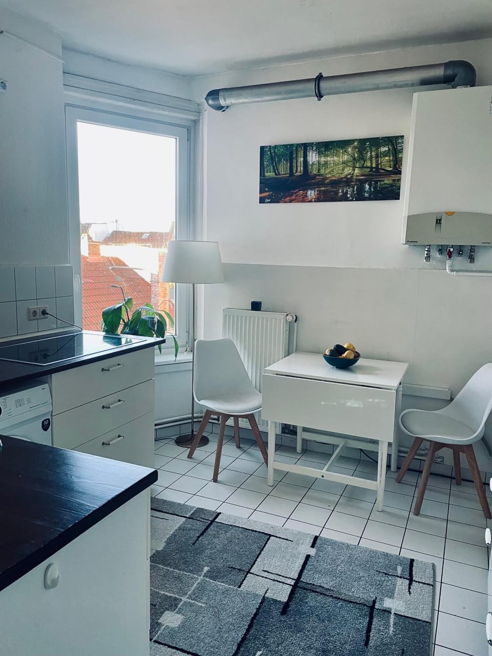 Kitchen or kitchenette, Seating area, Dining area