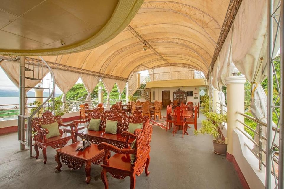 Business facilities, Seating area