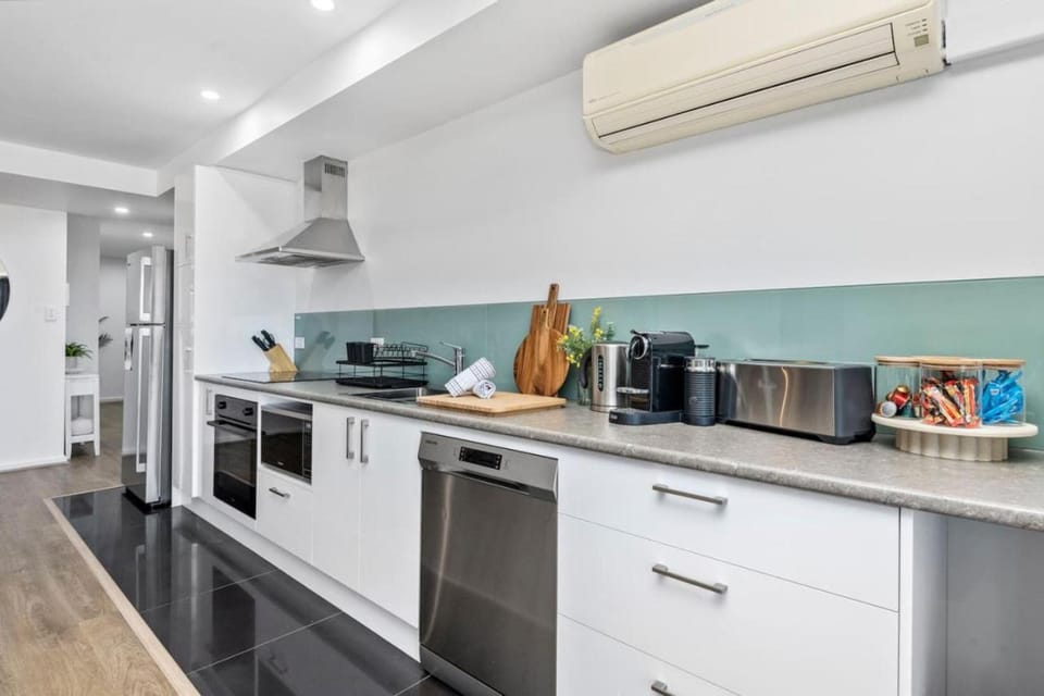 City Chic, Elegant 2BR apt Apartment in Perth
