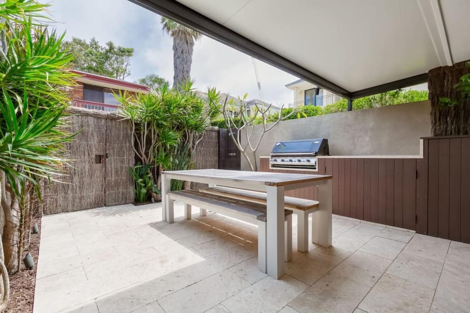 Patio, BBQ facilities