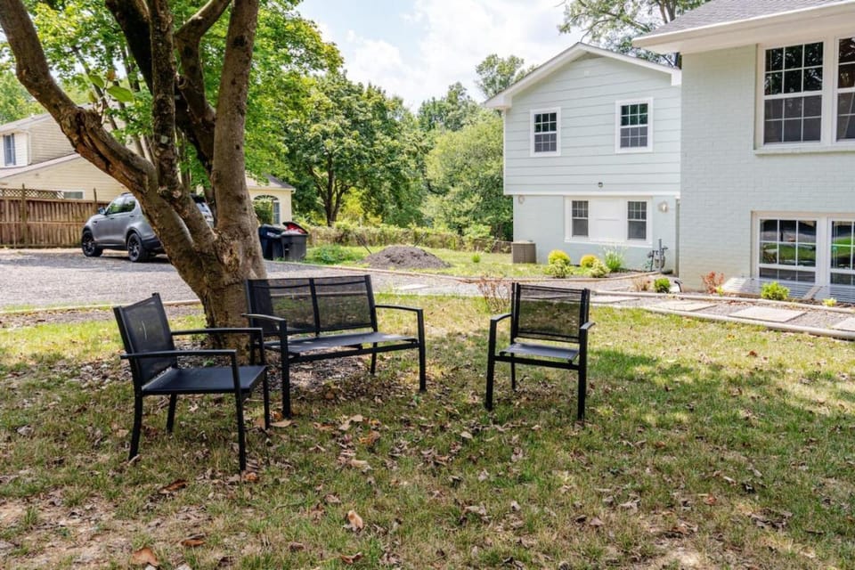 Cozy 2BR1BA apt in SilverSpeing Apartment in Fairland