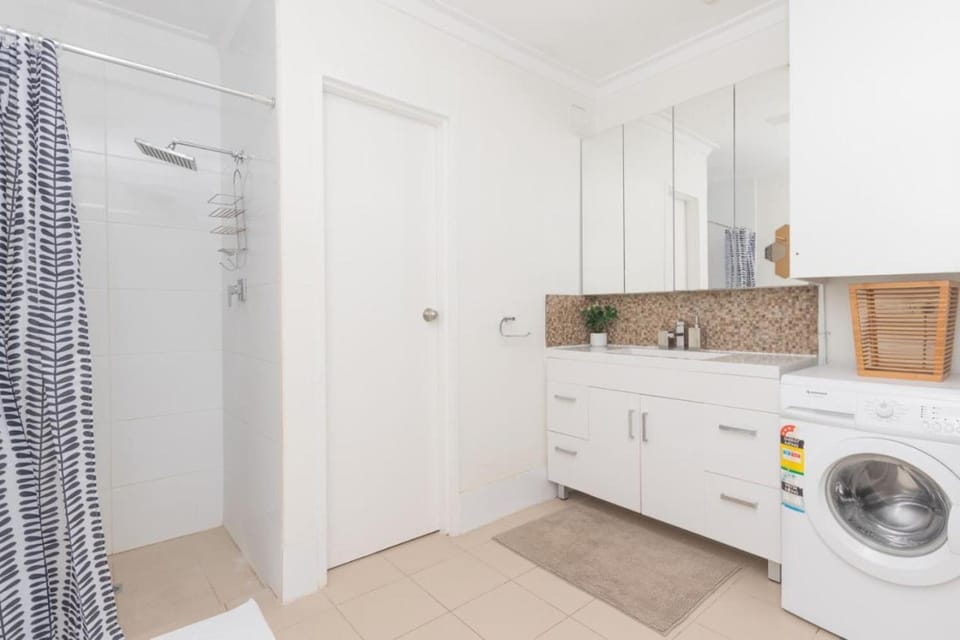 2 BR getaway - Almost 5km to CBD and 10km to airport Apartment in Perth