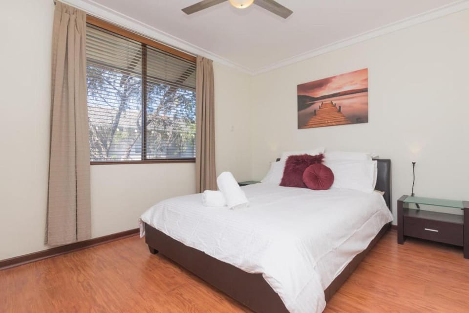 2 BR getaway - Almost 5km to CBD and 10km to airport Apartment in Perth