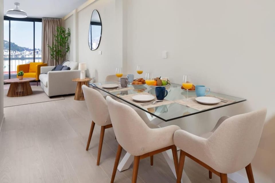Live Like a Local Your Comfortable Retreat at Pas Apartment in Malaga
