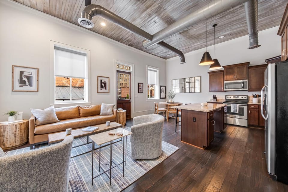 Kitchen or kitchenette, Living room, Dining area, pet friendly, stove
