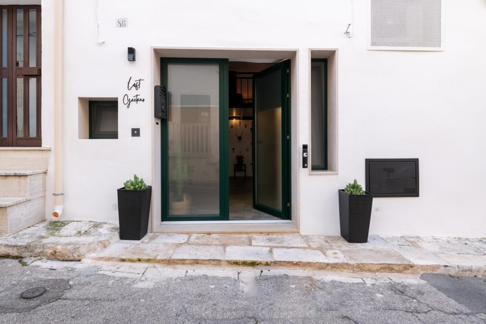 Facade/entrance, Day