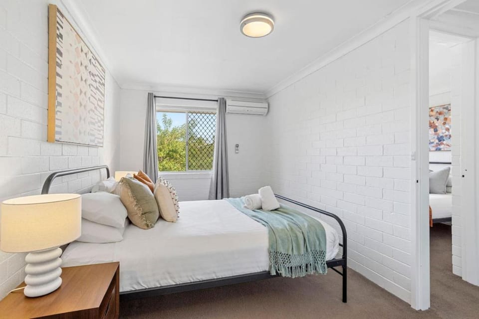 Heart of Wembley, 2 BR, 6km to Floreat Beach House in Perth