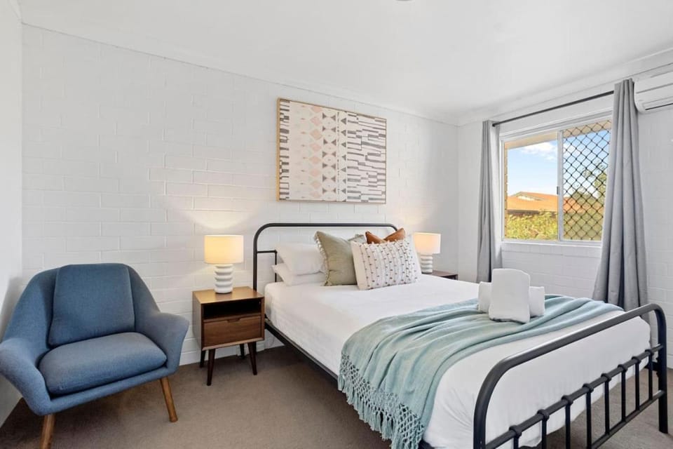 Heart of Wembley, 2 BR, 6km to Floreat Beach House in Perth