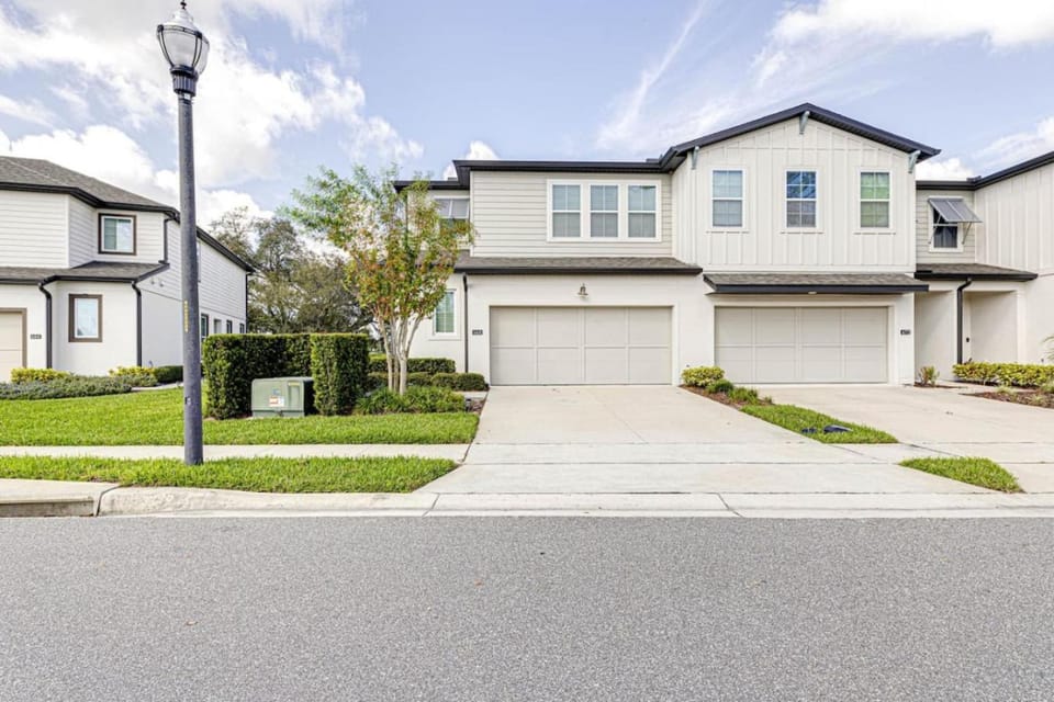 New and modern home, sleeps 10 in great location House in Four Corners