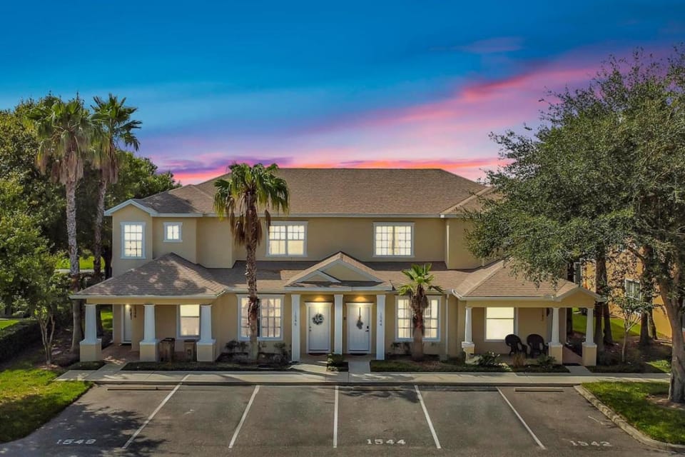 Magical serenity 3 bedroom pool home House in Four Corners