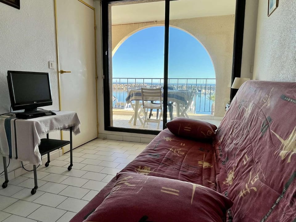 View (from property/room), Living room, Sea view