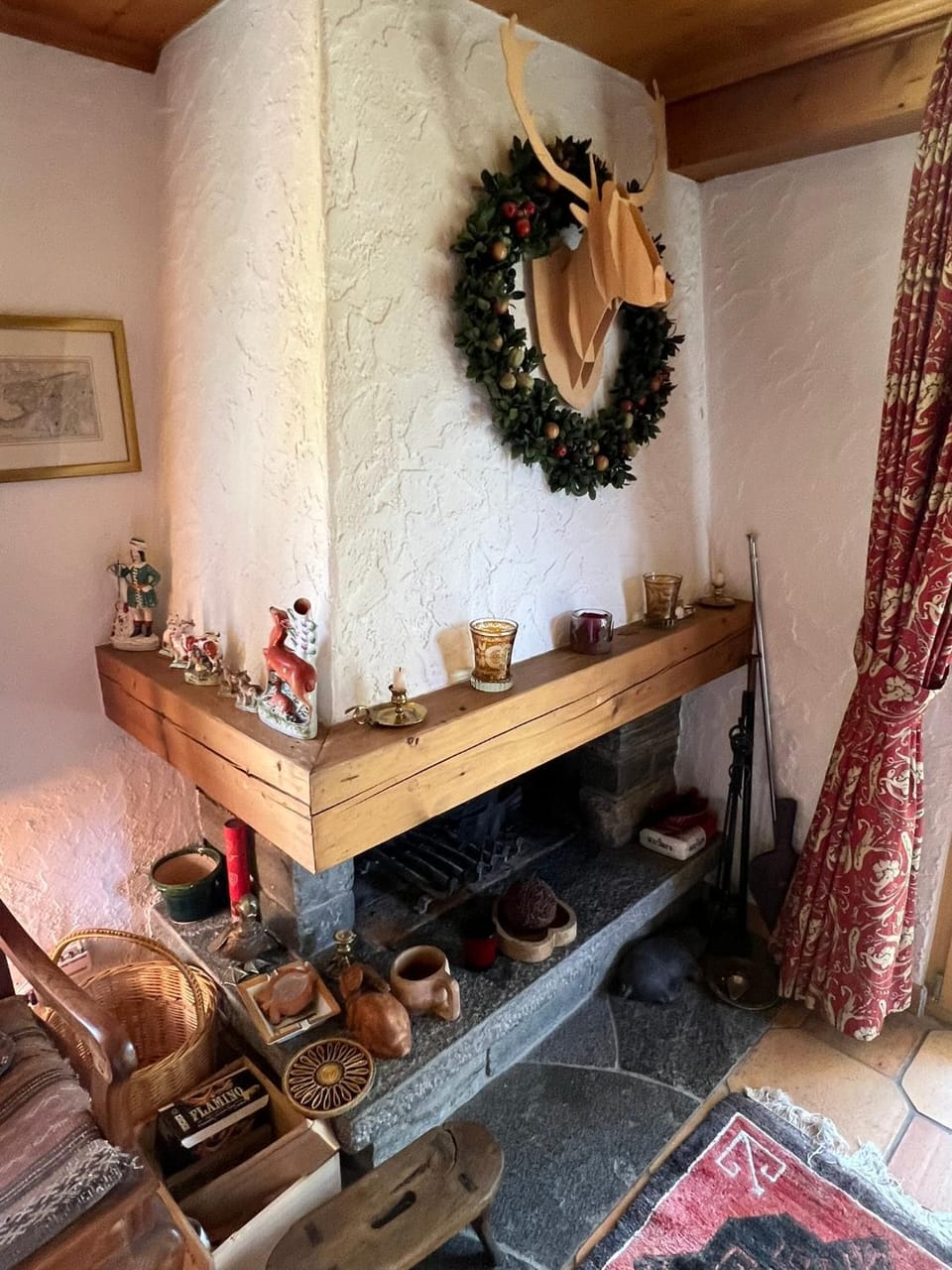 Living room, fireplace