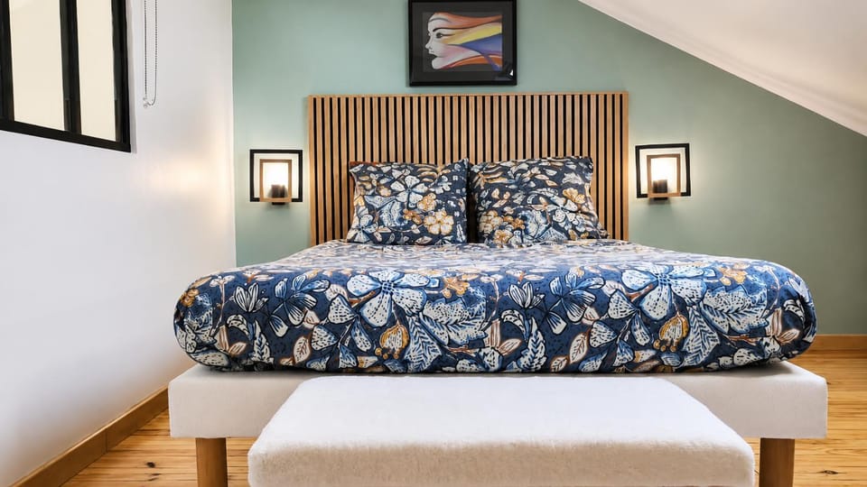 Bed, Photo of the whole room, Bedroom