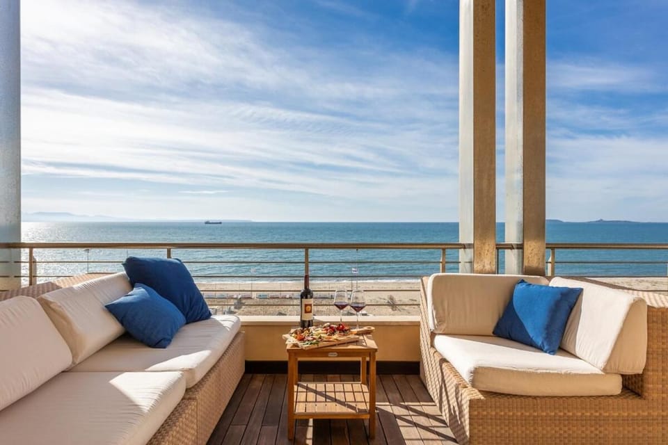 Natural landscape, View (from property/room), Balcony/Terrace, Sea view