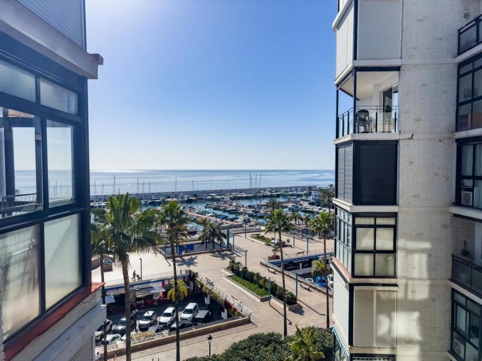 Valdecantos 6B- Marbella Front Line Harbour Apartment in Marbella