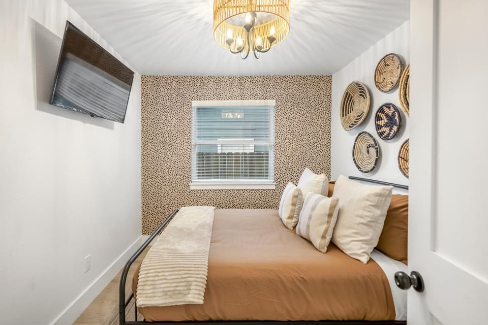 Beautiful Home by Houston Rodeo & Med Cntr with Great Backyard House in Houston